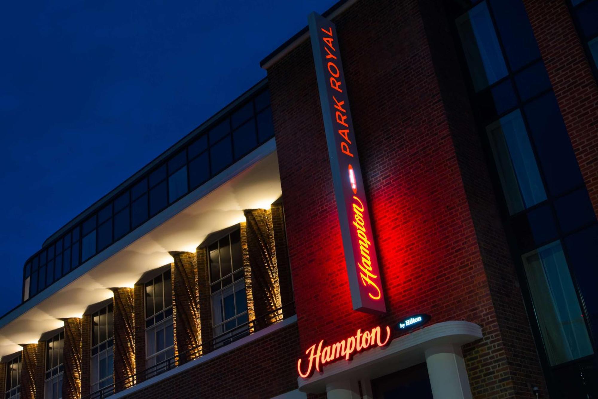 Hampton By Hilton London Park Royal Hotel Exterior foto